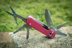 Мультитул Leatherman Free T4 Crimson